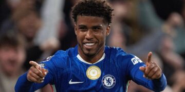 Manchester United agree £50m deal for Andrey Santos