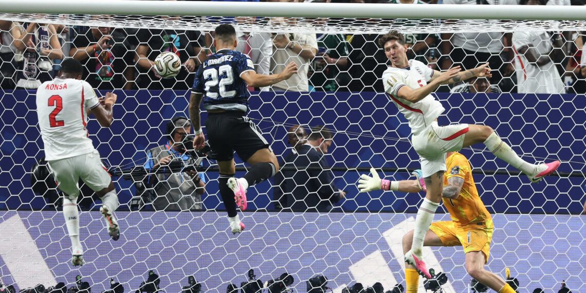 England make a mess as Argentina mounts comeback to reach consecutive World Cup finals