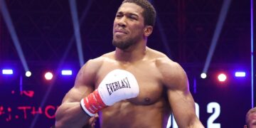 Anthony Joshua Survives Early Scare to Knock Out Prenga, Keeps Tyson Fury Fight on Track