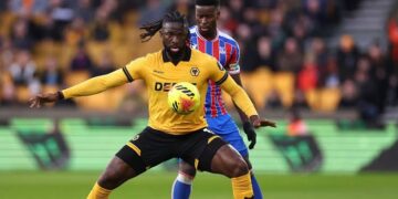 Fiorentina, Trabzonspor battle for Arokodare as Wolves hold firm on valuation