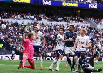 Newcastle stun Spurs as Liverpool, Bournemoth drop points