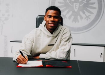 Eintracht Frankfurt unveils €9m signing of Super Eagles Raphael Onyedika