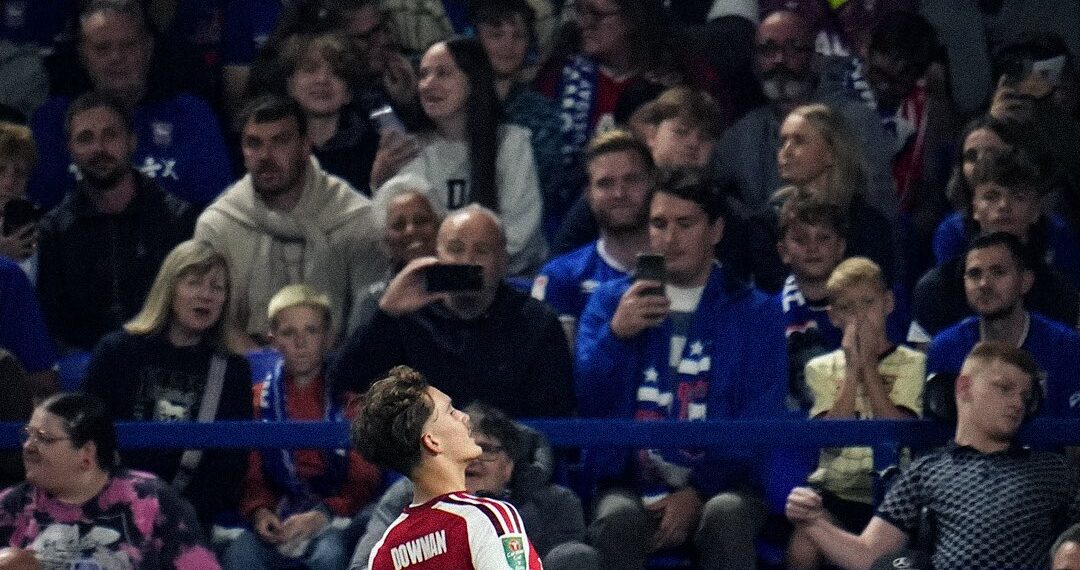 Carabao Cup: Arsenal brush Ipswich aside to reach Quarter-Finals