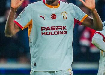 Osimhen Hits Back at ‘Tense’ Claims, Says He Is One of the World’s Best Strikers